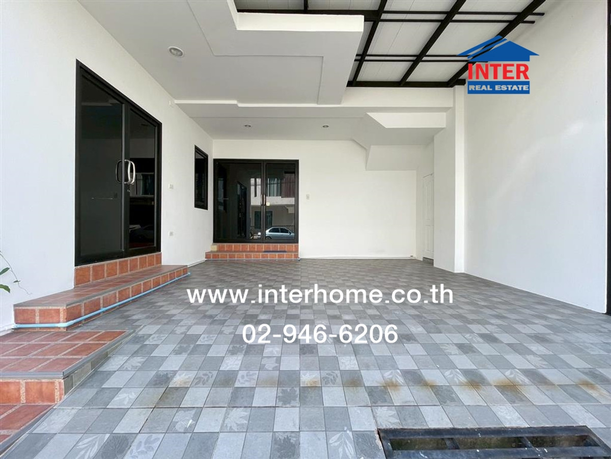 โฮมออฟฟิศ 3 ชั้น 50.3 ตร.ว. หมู่บ้านมายด์ฮอฟฟ์ ร่มเกล้า- สุวรรณภูมิ ซอยร่มเกล้า38/1 ถนนร่มเกล้า เขตลาดกระบัง กรุงเทพมหานคร Loading...