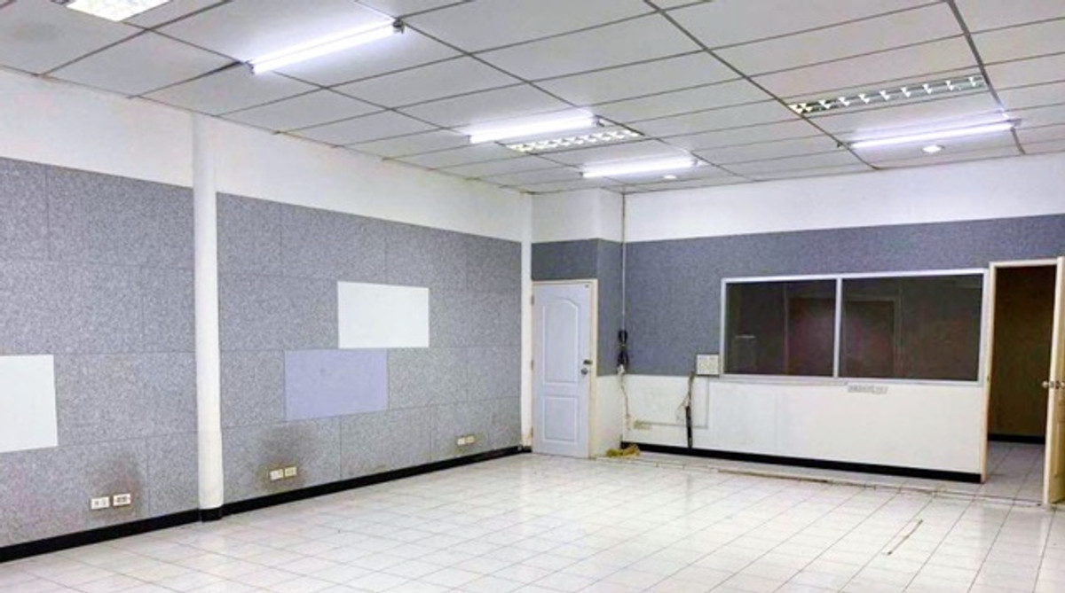 เดอะมอล์ บ้านคฤหาสน์2ชั้น 5นอน นวมินทร์ 22-28 MRTลาดพร้าว101 2.8 กม. 620ตร.ม. บนที่ดินครึ่งไร่ ตลาดปัฐวิกรณ์ 3 กม. MRT บางกะปิ 2.2 กม. Loading...