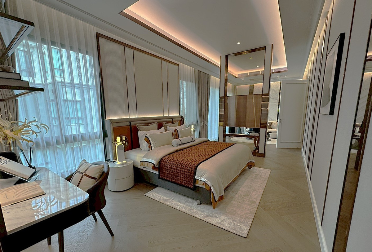 For SaleHouseSukhumvit, Asoke, Thonglor : 🏡 Newly Built 4-Storey Luxury House – Modern Design, Fully Furnished, Ready to Move In – Prime Ekkamai Location ** NO CO-AGENT ** 