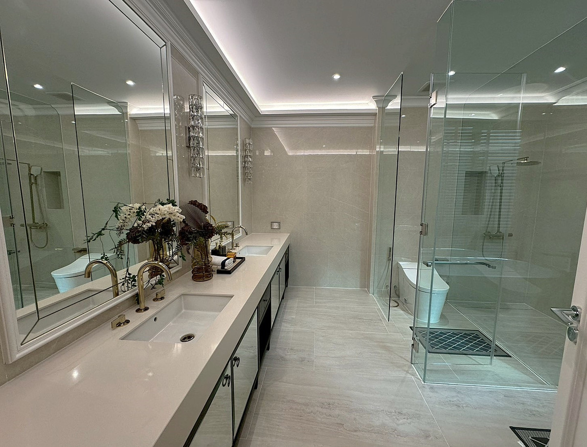 For SaleHouseSukhumvit, Asoke, Thonglor : 🏡 Newly Built 4-Storey Luxury House – Modern Design, Fully Furnished, Ready to Move In – Prime Ekkamai Location ** NO CO-AGENT ** 