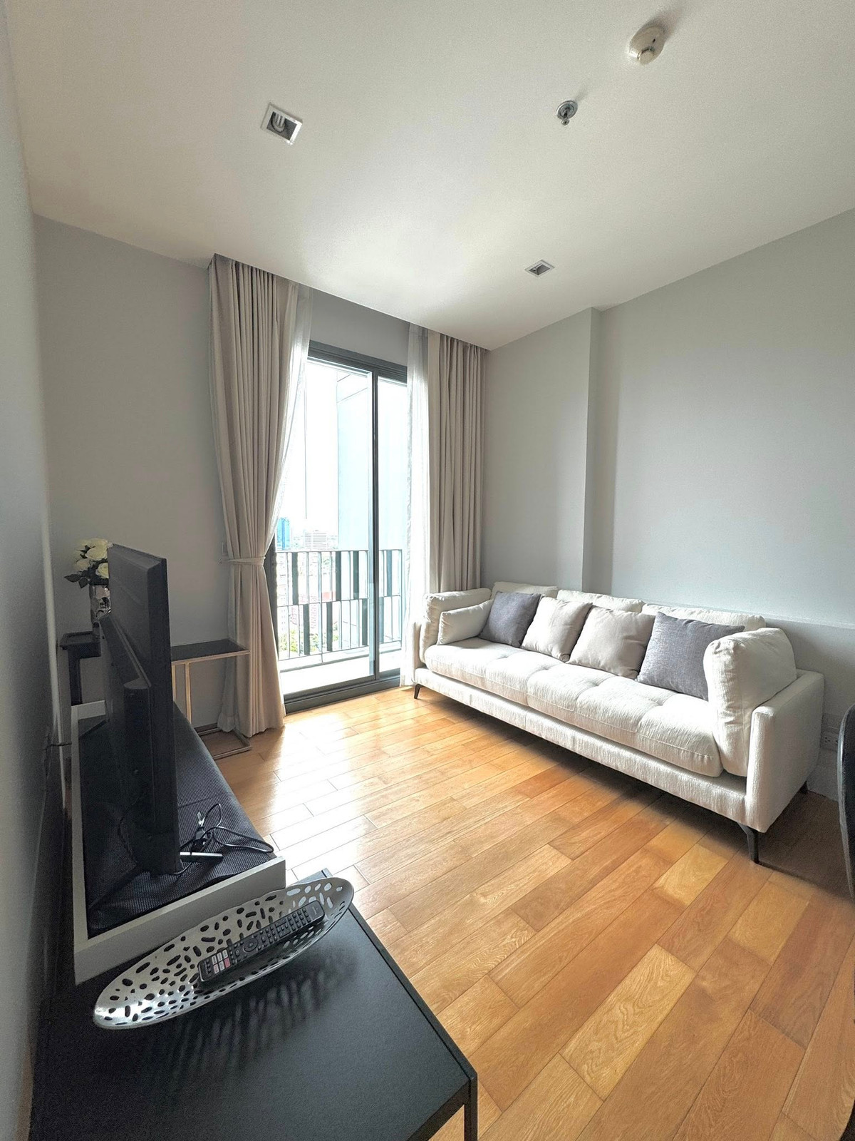 Keyne by Sansiri Condominium Loading...