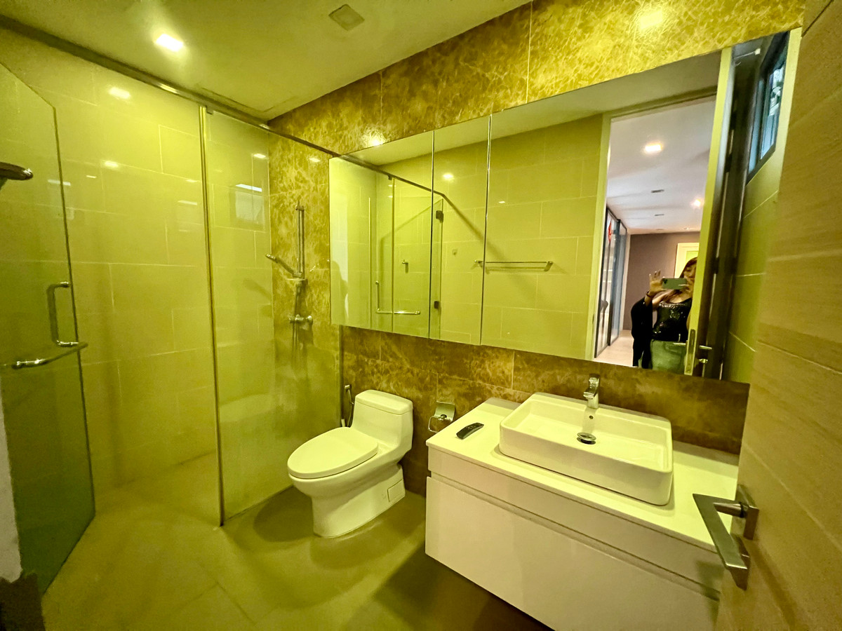 ให้เช่าบ้านเลียบทางด่วนรามอินทรา : ให้เช่าบ้านเดี่ยว 3 ชั้น สไตล์ Pool Villa โครงการ The Honor บ้านหรูหลังใหญ่ สระว่ายน้ำส่วนตัว ห้องโฮมเธียเตอร์ ความเป็นส่วนตัวระดับสูง ทำเลเลียบด่วน เอกมัย–รามอินทรา เลี้ยงสัตว์ได้