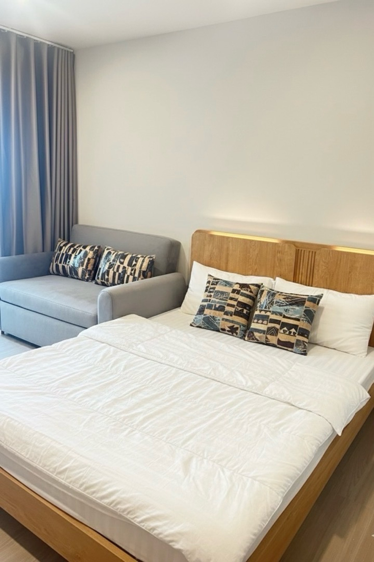 ให้เช่าคอนโดคลองเตย กล้วยน้ำไท : 🔥ปล่อยเช่าคอนโดด่วน Aspire สุขุมวิท – พระราม 4 เป็นคอนโด High Rise สูง 38 ชั้น บนถนนพระราม 4 ห้องอยู่ชัั้น 8 วิวสระว่ายน้ำติดกับส่วนกลาง ขนาด 26.5 ตรม. โปรโมชั่น ทำสัญญาสองปีเดือนที่ 25 อยู่ฟรีหนึ่งเดือนแต่ต้องจ่ายตรงเวลานะคะสนใจติดต่อคุณเต้ 099-194-6692