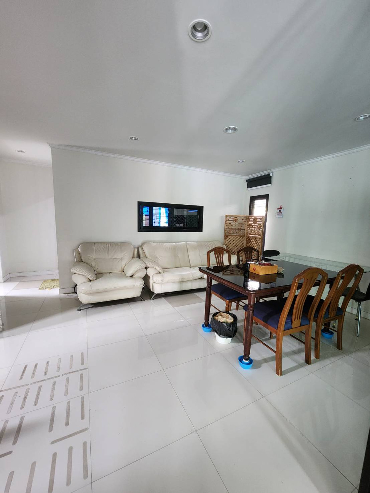 For SaleHouseOnnut, Udomsuk : 3-story detached house for sale, 4 bedrooms, 4 bathrooms, 1 maid's room, near BTS Punnawithi in Muang Thong Village 4, Sukhumvit 101.