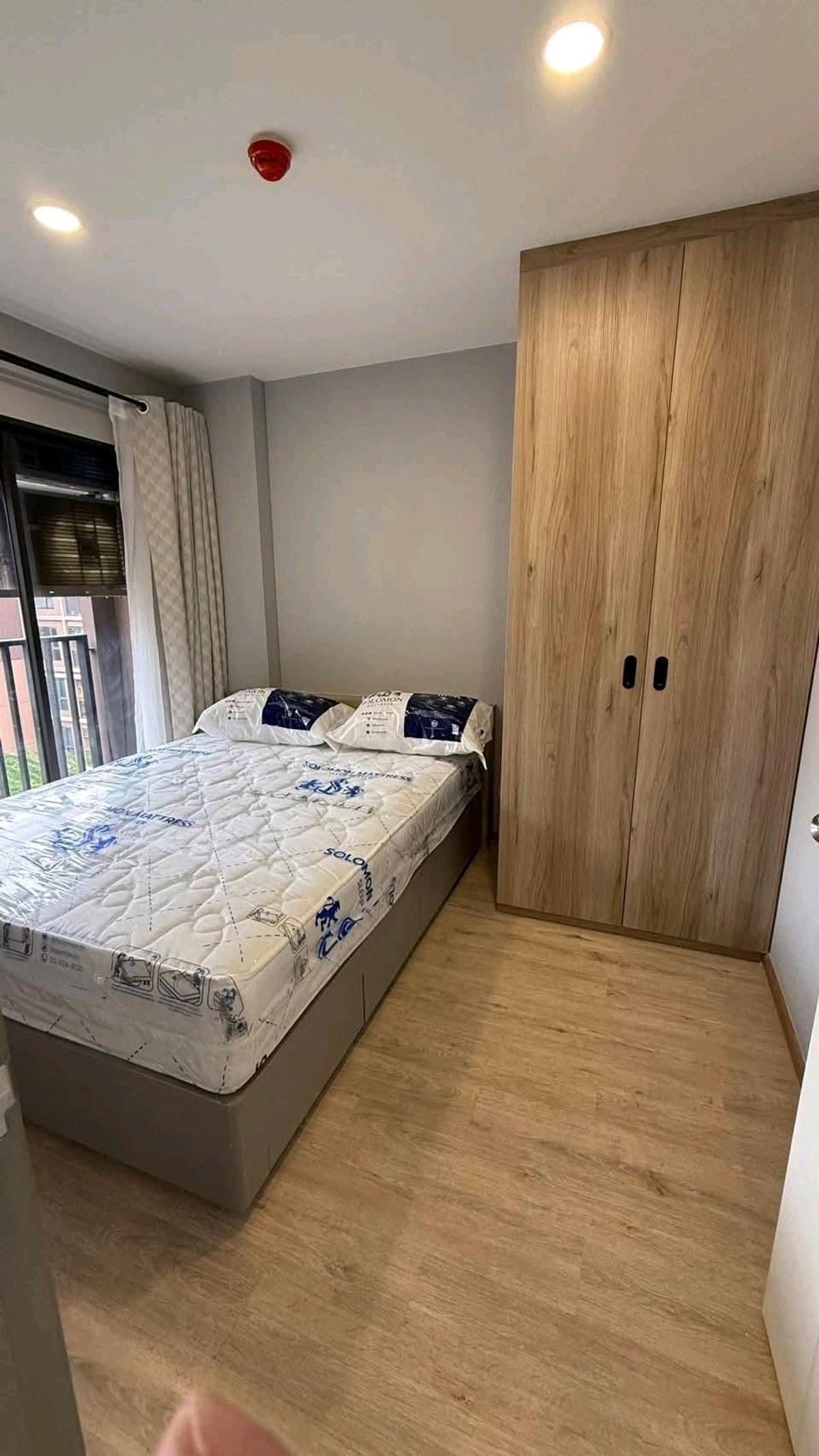 New room, first hand, rent Oneder kaset Loading...