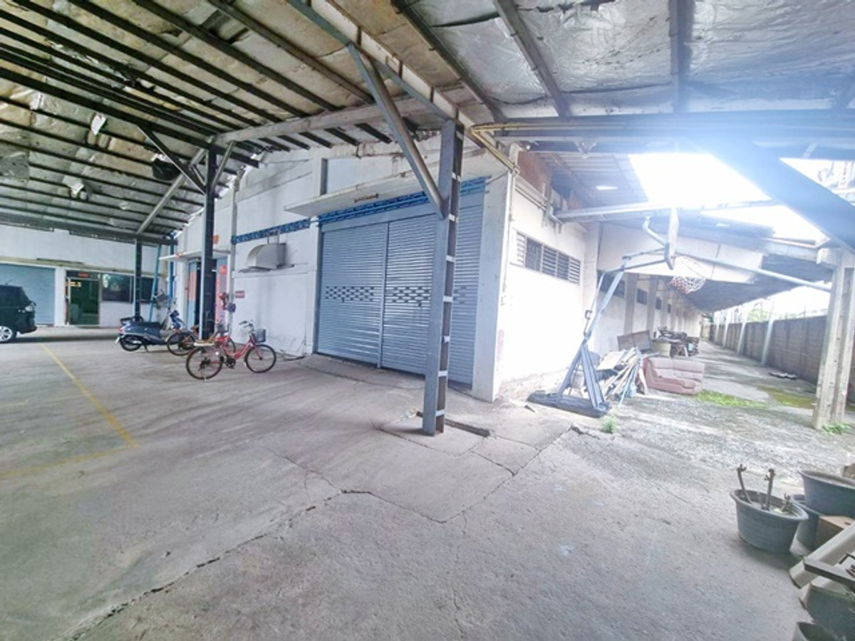 ให้เช่าโกดังบางนา แบริ่ง ลาซาล : รถเทเลอร์ 18 ล้อเข้าได้ ให้เช่าโกดังพร้อมสำนักงาน 220 ตร.ม. ถ.สุขสวัสดิ์ 64-74 ประชาอุทิศ-บางครุ พระประแดง