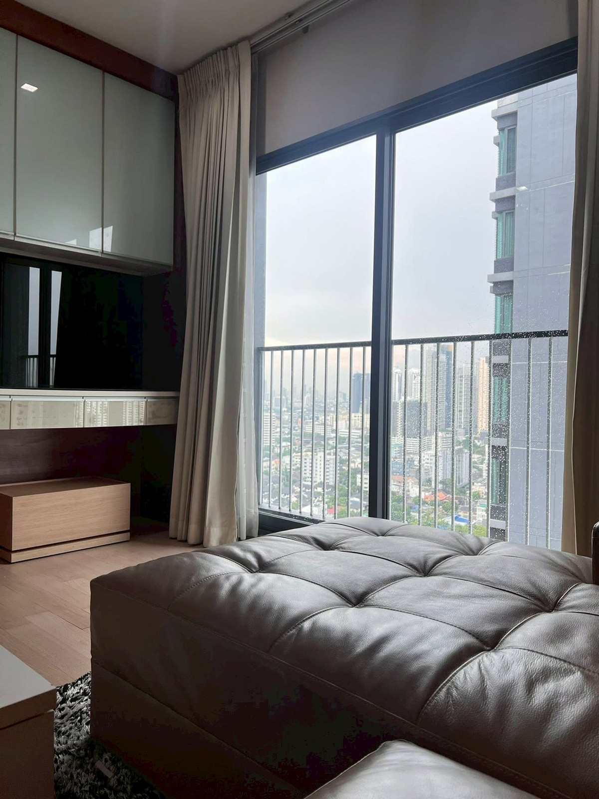 ST338 Noble Remix Thonglor คอนโดหรูใจกลางทองหล่อ ติดสถานี BTS ทองหล่อ Loading...