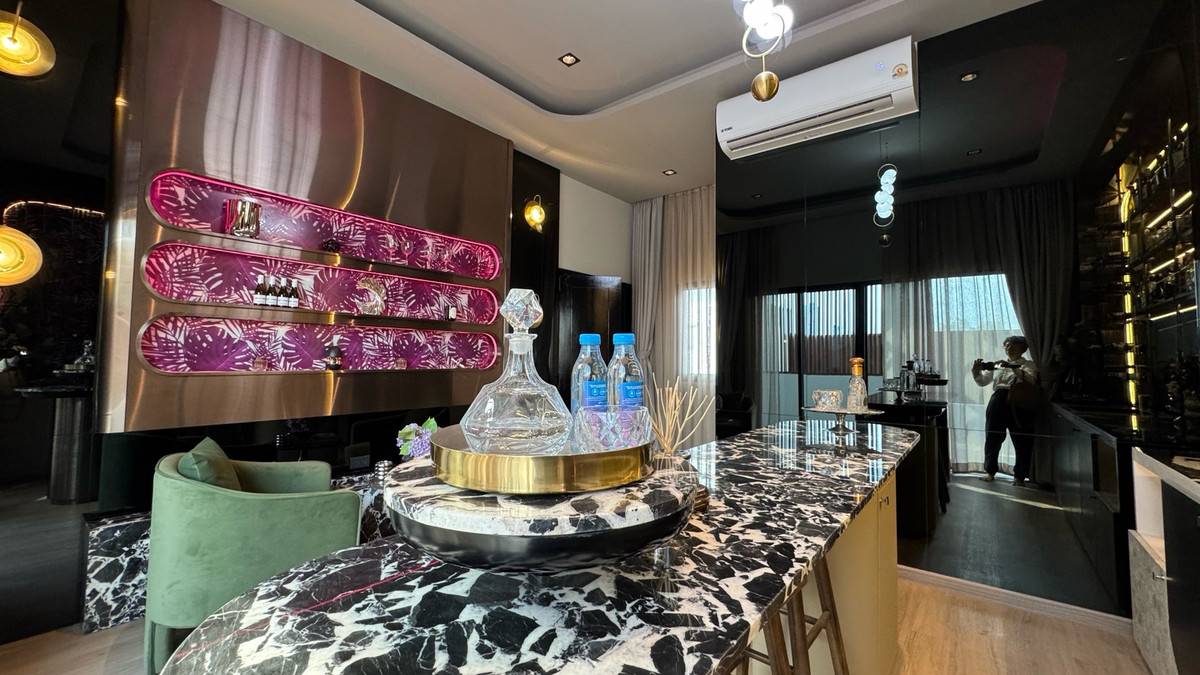 ขายบ้านพระราม 9 เพชรบุรีตัดใหม่ RCA : ขายบ้านหรู 4 ชั้น ใจกลางรัชดา-พระราม9 เพียง 4 นาทีถึง MRT ศูนย์วัฒนธรรม ต่างชาติซื้อได้