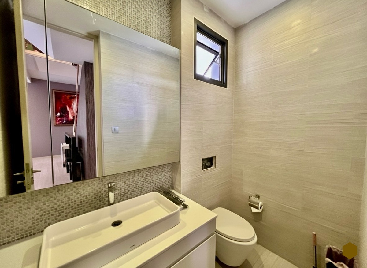 ให้เช่าบ้านเลียบทางด่วนรามอินทรา : ให้เช่าบ้านเดี่ยว 3 ชั้น สไตล์ Pool Villa โครงการ The Honor บ้านหรูหลังใหญ่ สระว่ายน้ำส่วนตัว ห้องโฮมเธียเตอร์ ความเป็นส่วนตัวระดับสูง ทำเลเลียบด่วน เอกมัย–รามอินทรา เลี้ยงสัตว์ได้