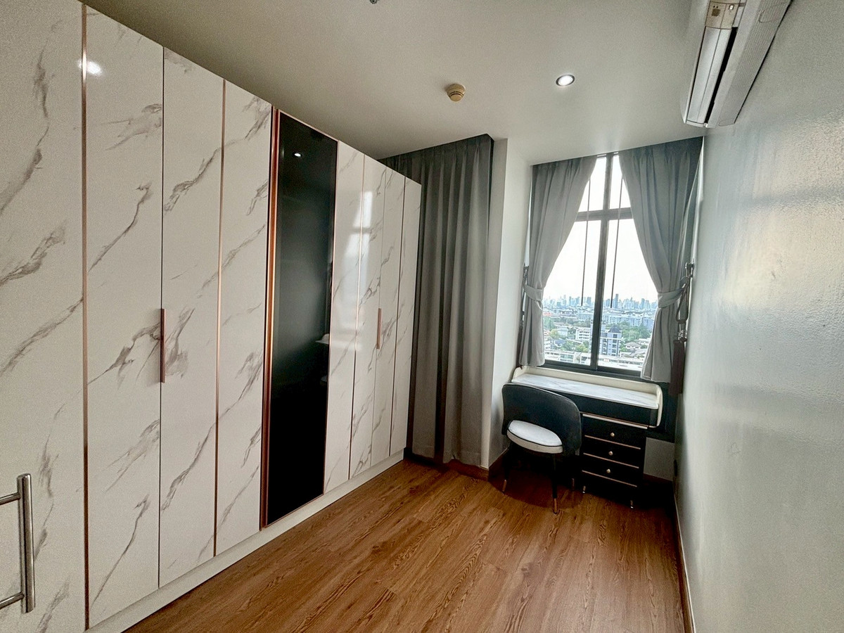 ✨ Stylish Built-in Room, Ready to Move In! 💫 For Rent: Ideo Blucove Sukhumvit 💙 Loading...
