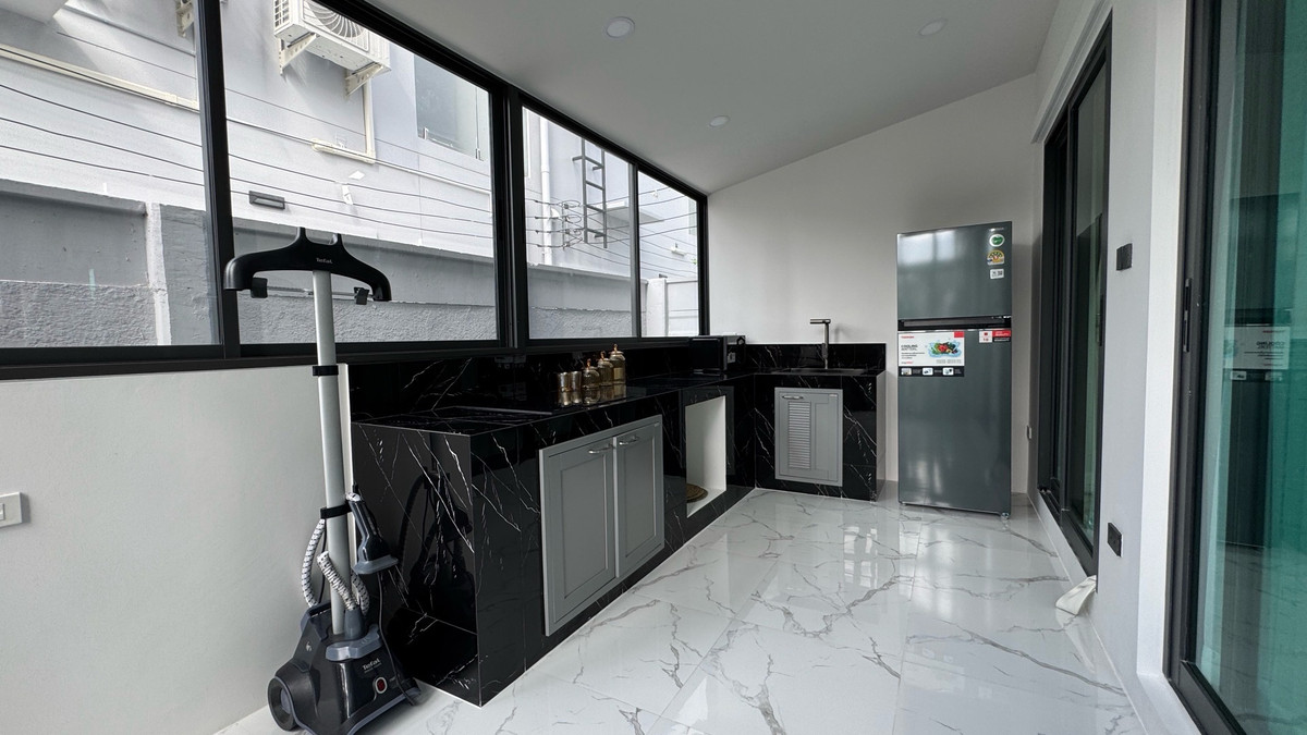 ให้เช่าบ้านพระราม 9 เพชรบุรีตัดใหม่ RCA : ให้เช่า📍บ้านหรู 4 ชั้นทำเลใจกลางเมือง รัชดา-พระราม9 ราคาเช่าสุดคุ้ม