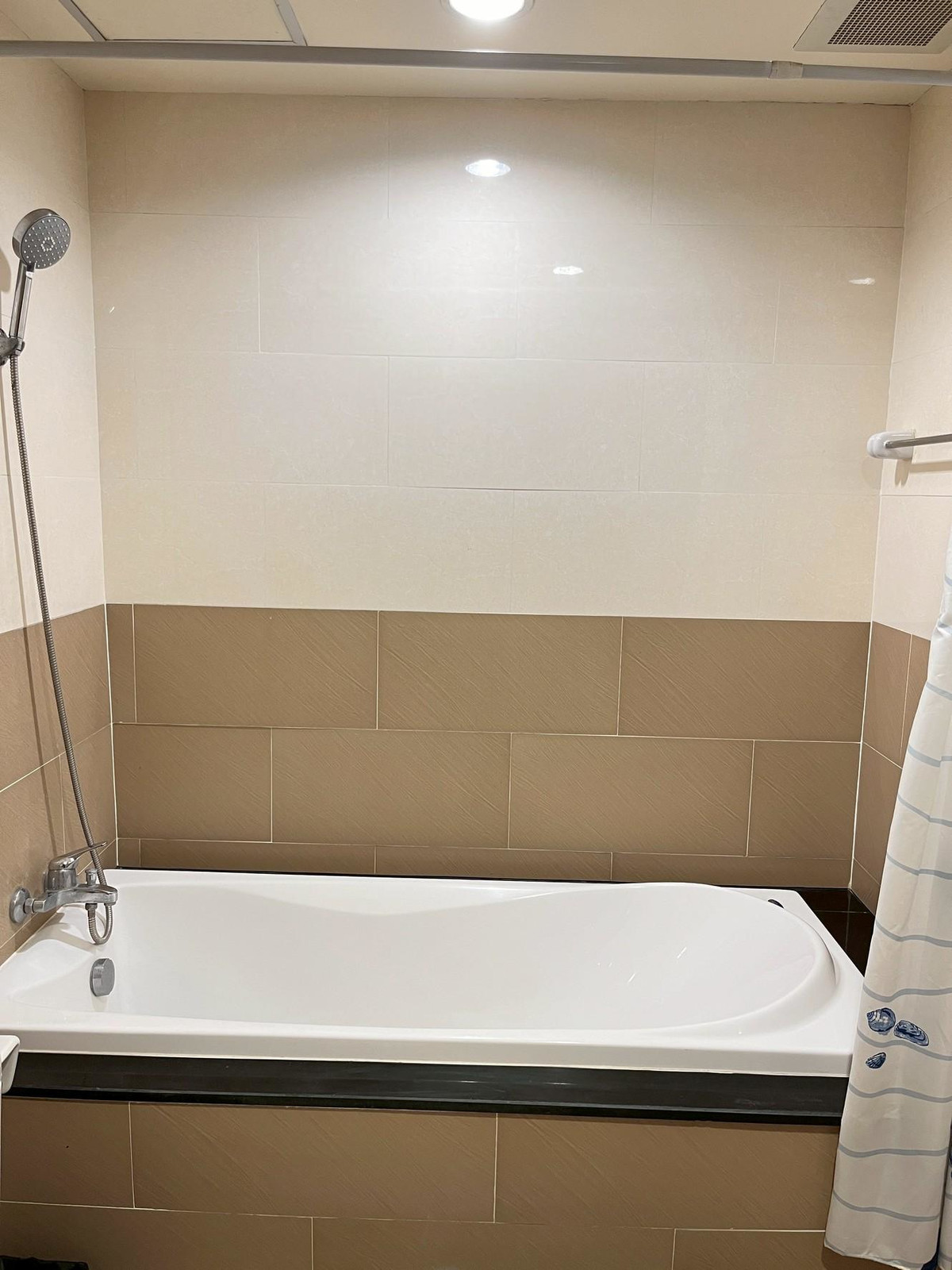 ขายคอนโดสุขุมวิท อโศก ทองหล่อ : ขายคอนโด ซอยพร้อมมิตร ดิ อเมทิสต์ สุขุมวิท 39 (The Amethyst39) (ชั้น3) ขายพร้อมผู้เช่า (N.1913)