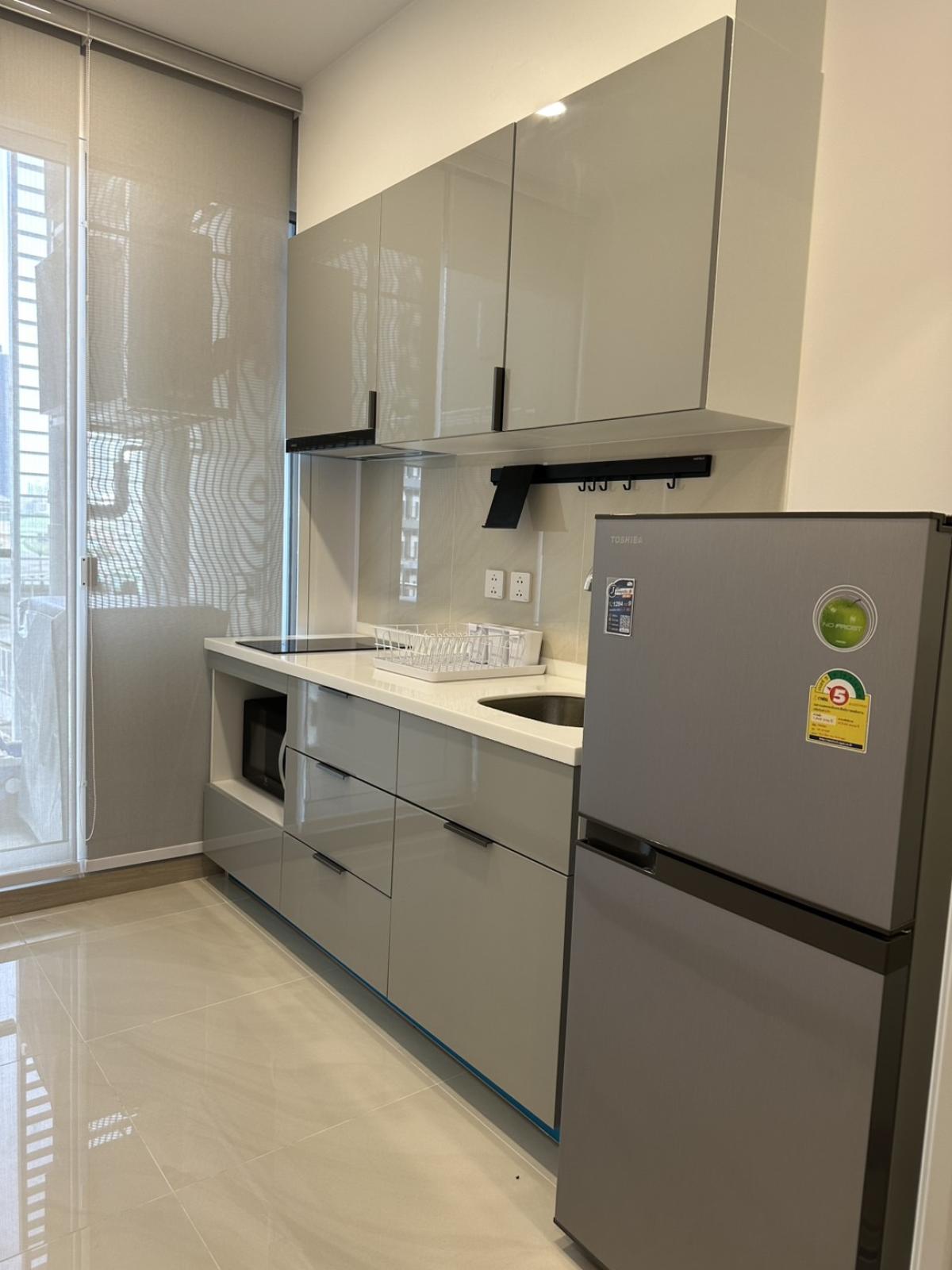 ให้เช่าคอนโดสยาม จุฬา สามย่าน : หรูหรากลางใจสามย่าน! 1 ห้องนอน 42 ตร.ม. พร้อมสระว่ายน้ำและฟิตเนส เช่า 25,000 บาท/เดือน ใกล้ BTS/MRT สามย่าน เดินทางสะดวกสุด