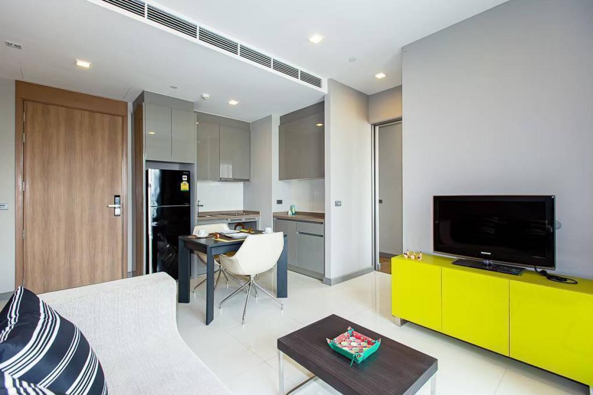 For RentCondoSilom, Saladaeng, Bangrak : Chill in Silom! 1-bedroom condo near BTS Chong NonsiRent for only 40,000 THB/month with complete facilities!