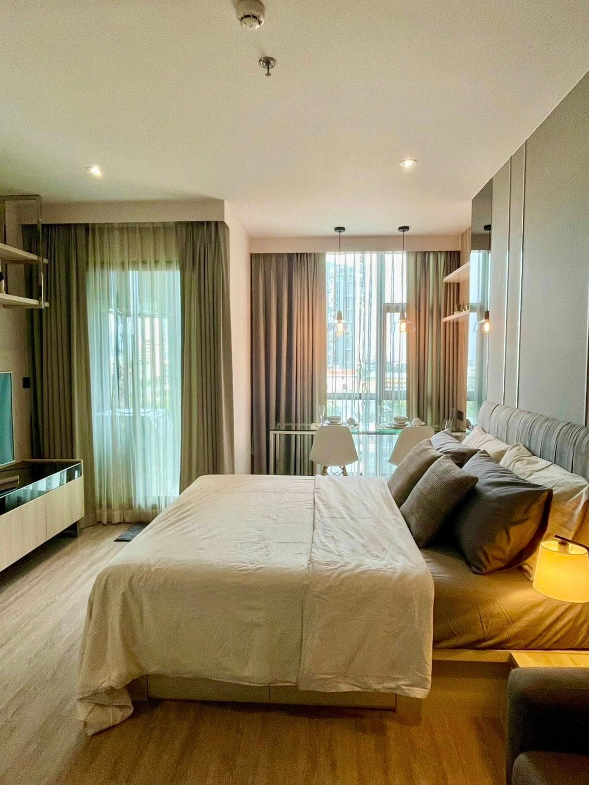 Condo for Rent RHYTHM Ekkamai Loading...