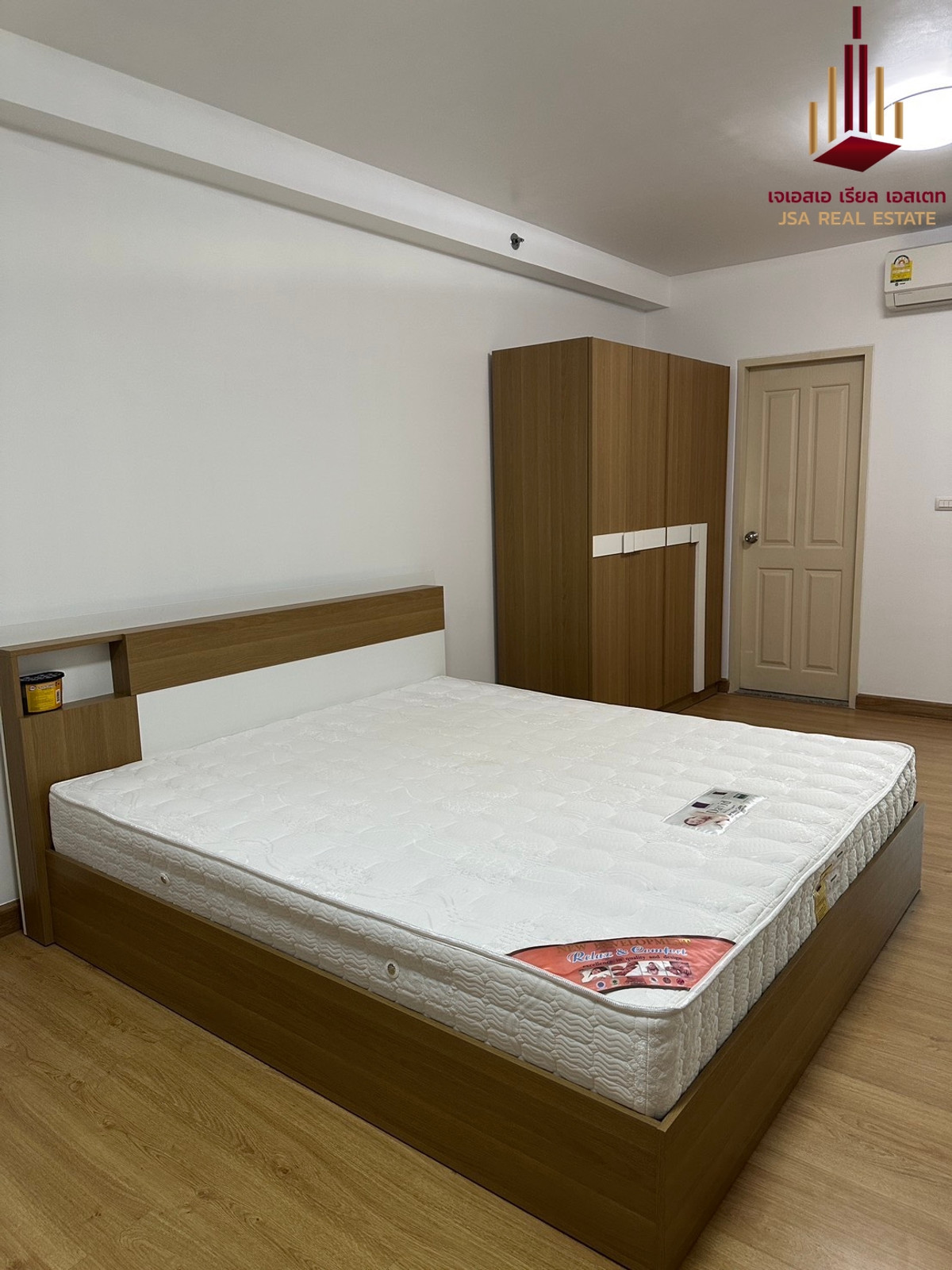 For SaleCondoRama9, Petchburi, RCA : ✨ For Sale: Supalai Park Ekkamai - Thonglor Condo ✨ 💰 Only 3,000,000 THB