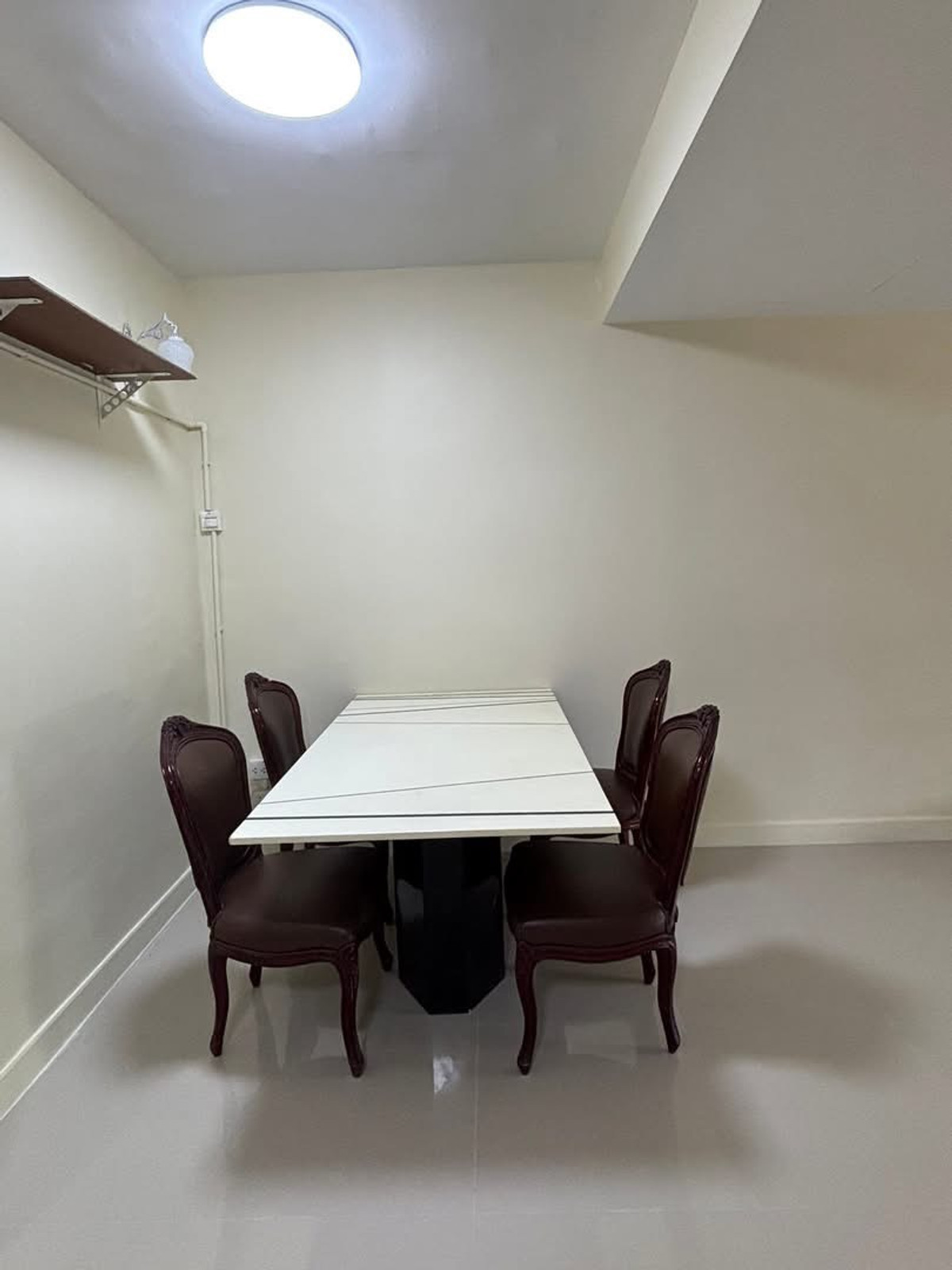 HousePattanakan, Srinakarin : P-2836 House in good location, convenient to travel, can enter and exit in many ways. For rent/Urgent sale! Townhome Pruksa Ville 57 Phatthanakan ready to move in.