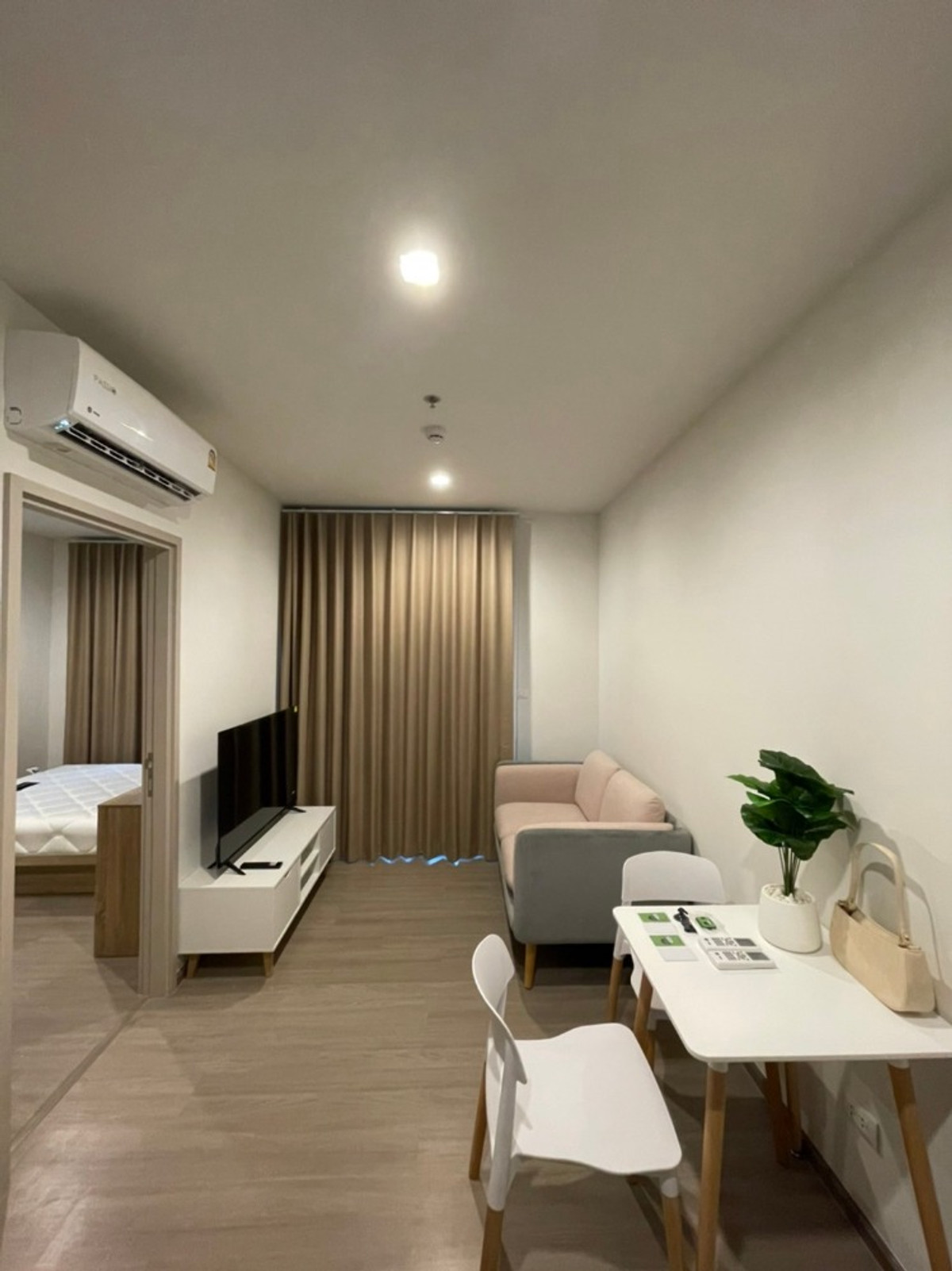For SaleCondoRama9, Petchburi, RCA : THE BASE Phetchaburi - Thonglor / 1 Bedroom (SALE WITH TENANT), The Base Phetchaburi-Thonglor / 1 Bedroom (sale with tenant) PRAEW057