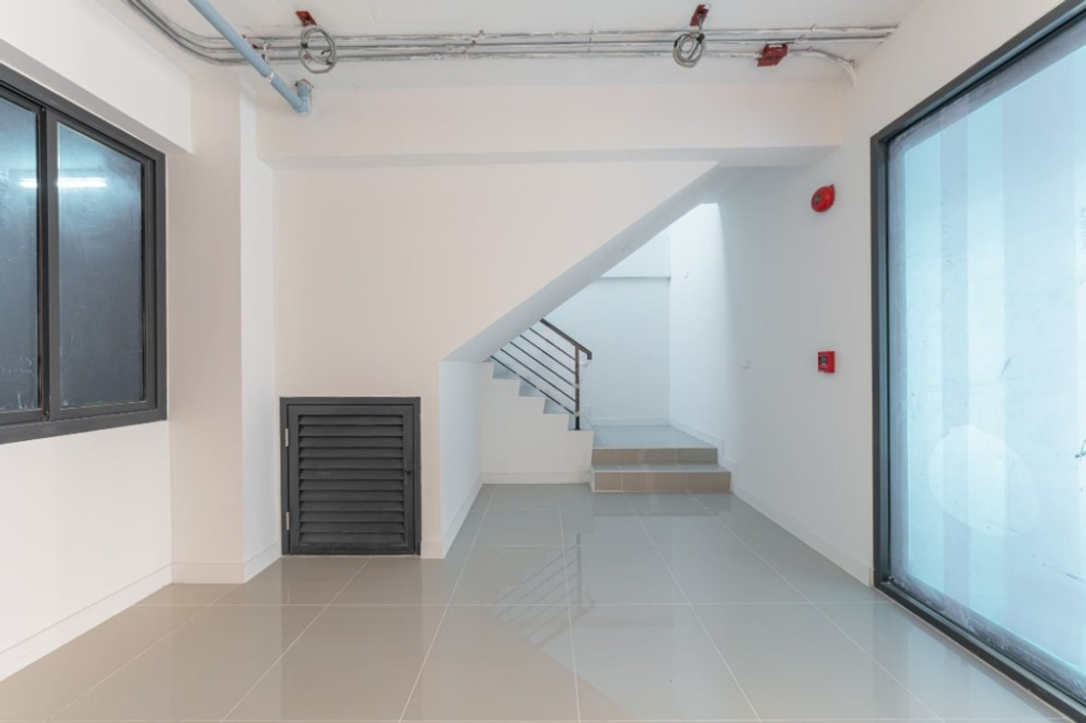 ขายโฮมออฟฟิศพระราม 9 เพชรบุรีตัดใหม่ RCA : Town Villa IDEO Rama9 – Asoke  เดินเพียง 400 ม. ถึง MRT พระราม 9 / ใกล้ Central พระราม 9 Town Villa ระดับ Luxury บนทำเลย่าน New-CBD รายล้อมด้วยอาคารสำนักงาน, แหล่งไลฟ์สไตล์, และคอมมูนิตี้หนาแน่นที่สุดของกรุงเทพฯ 