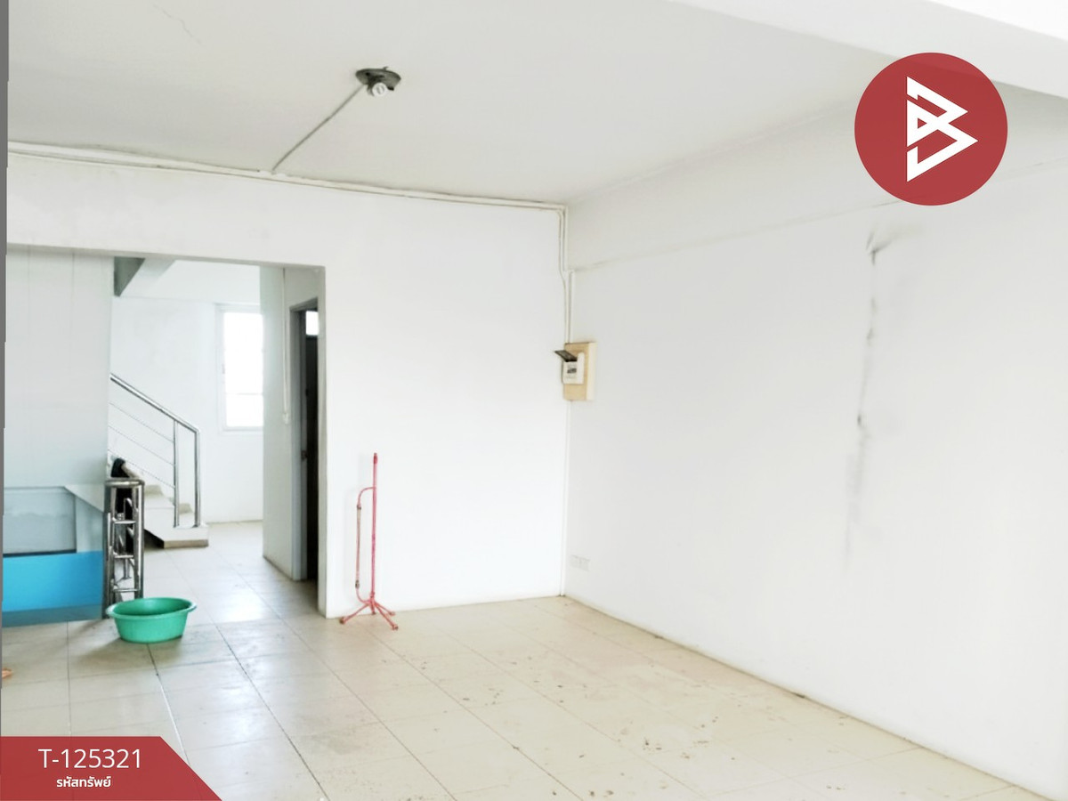 Commercial building for sale Next to Luang Phaeng Road, good location, able to trade, Lat Krabang, Bangkok. Loading...