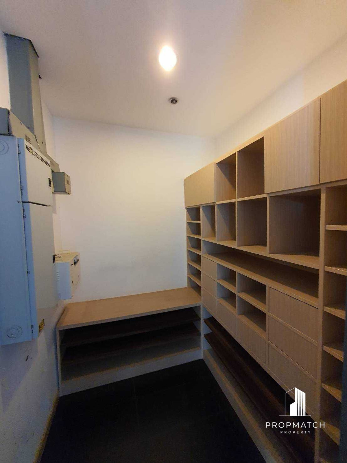 ✨Flash Deal ✨The Met Sathorn( 3Bed 3Bath 194.18SQM.) แต่งครบพร้อมอยู่ !! เพียง  120,000บาทต่อเดือน Tel.0981315848 @propmatch Loading...