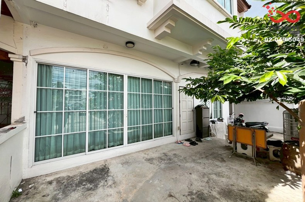 ขายทาวน์เฮาส์ 2ชั้น 18ตรว.รีโนเวทใหม่ รามคำแหง 36/1 บางกะปิ  Loading...