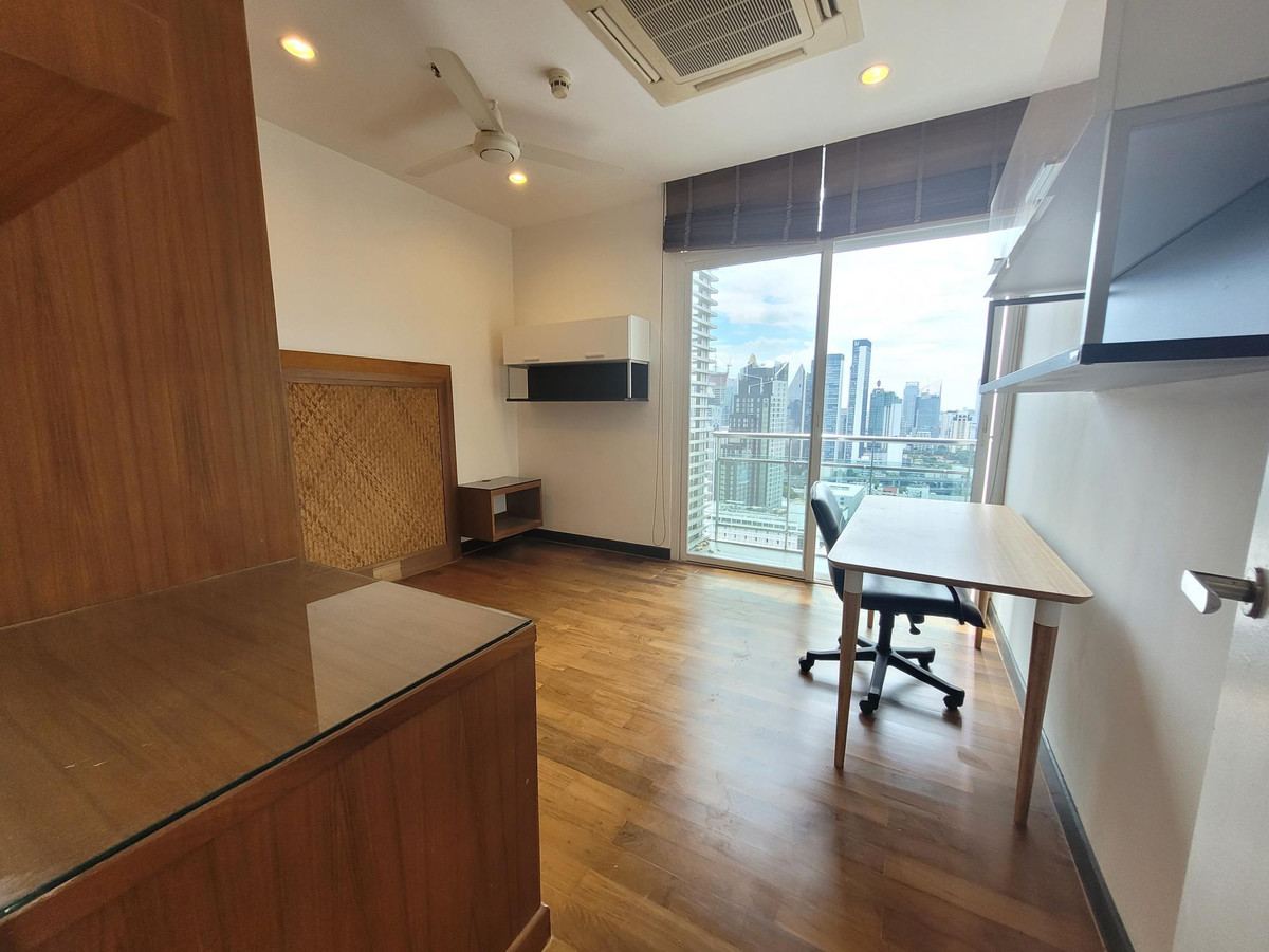 🏙 Condo for sale/rent, The Prime Sukhumvit 11, near BTS Nana, only 350 m., location in the heart of Sukhumvit. Loading...