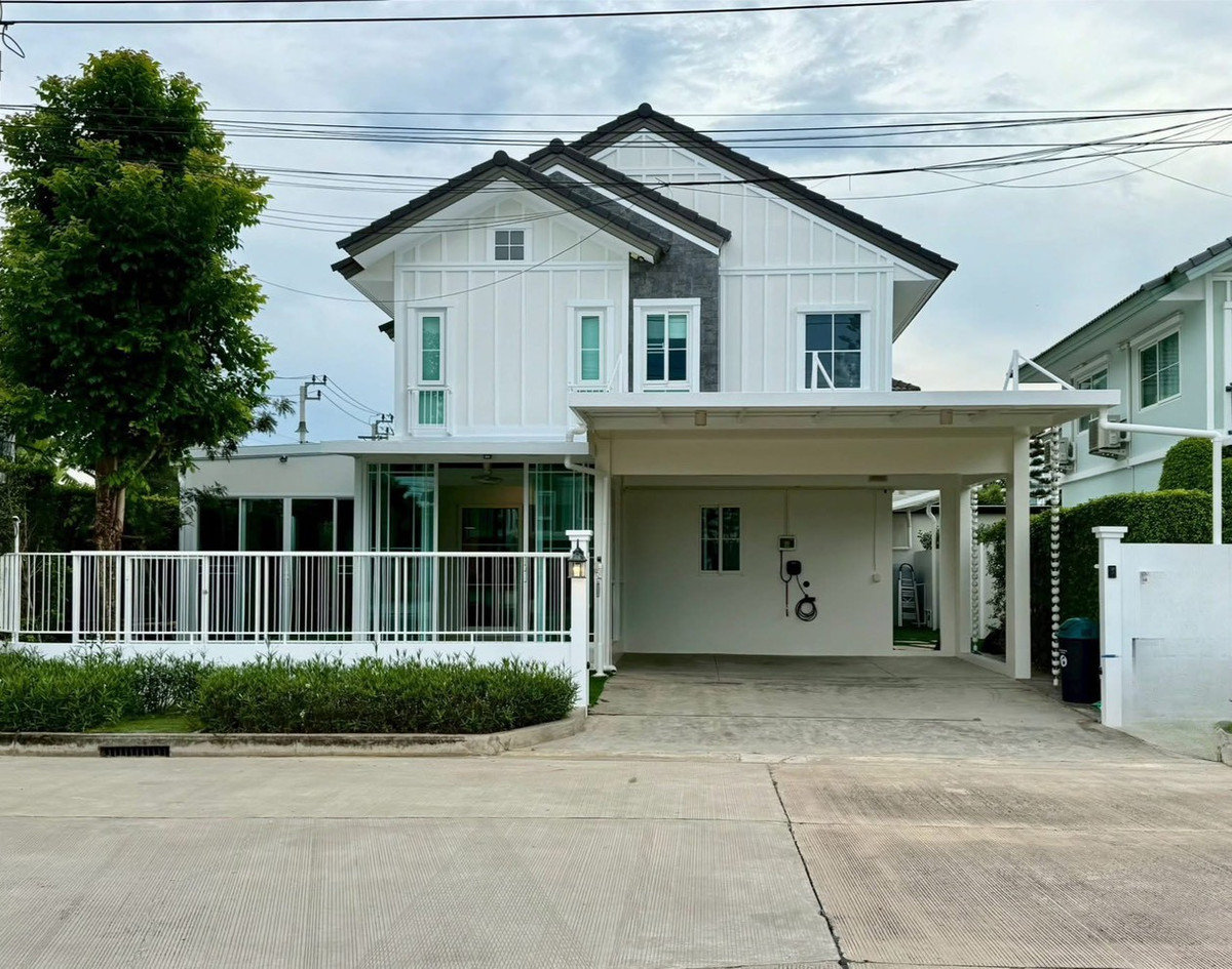 For RentHouseSamut Prakan,Samrong : ✨[For Rent] Single house for rent, Villaggo2 Srinakarin-Bangna.  The house in front of the garden is beautifully decorated and ready to move in. #Near Mega Bangna #Near the clubhouse