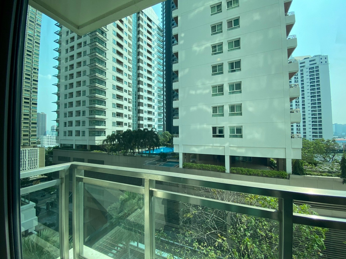 Bright Sukhumvit 24 - Incredible! Loading...