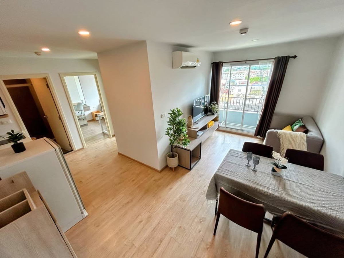 For SaleCondoKasetsart, Ratchayothin : 2 bedroom condo, beautiful view, 7th floor, Elio Del Moss project (Phahonyothin 34) 
 near BTS Senanikom + Kasetsart University, full of food, nice alley, very good room condition. The previous owner lived here and took excellent care of it.