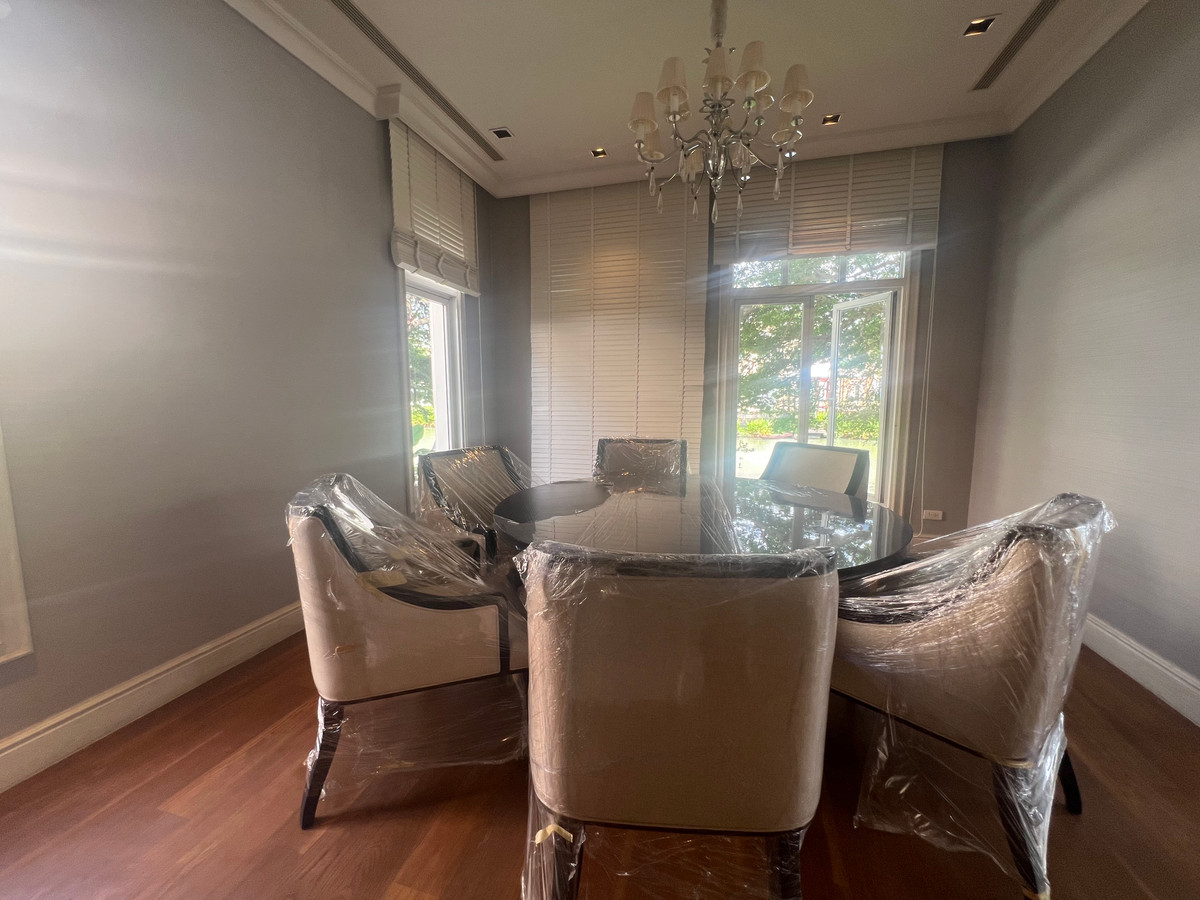 For SaleHouseKaset Nawamin,Ladplakao : Luxurious 5 bedroom house along Ramintra Expressway, ready to decorate, next to the lake.