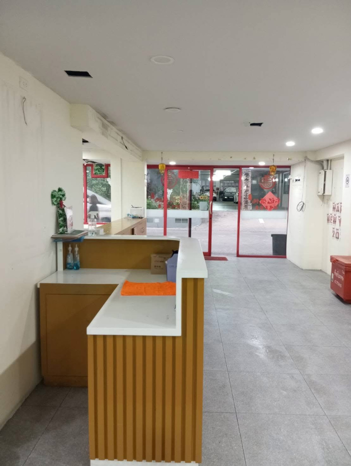 💥 ตึกแถวทำเลทอง ใจกลางรัชดา – พร้อมเปิดร้านได้ทันที 💥 📍 อยู่ในรัชดาซอย 7 ห่างจากถนนรัชดาภิเษกเพียง 500 เมตร! ทำเลทองที่สายค้าขาย–นักลงทุนต้องไม่พลาด! พื้นที่ขนาดใหญ่ 2 คูหา (30 ตร.ว.) 3 ชั้นเต็ม พื้นที่ใช้สอยคุ้มสุด ๆ 💼 Loading...