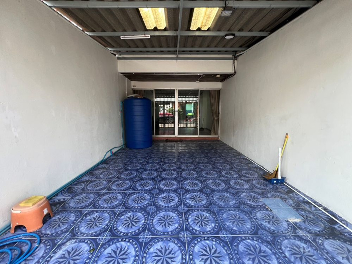 ให้เช่าทาวน์โฮม 2 ชั้น หมู่บ้านเปรมปรีดิ์ คลอง 2 ธัญบุรี รังสิต - นครนายก 54 18 ตร.ว ใกล้ฟิวเจอร์พาร์รังสิต Loading...