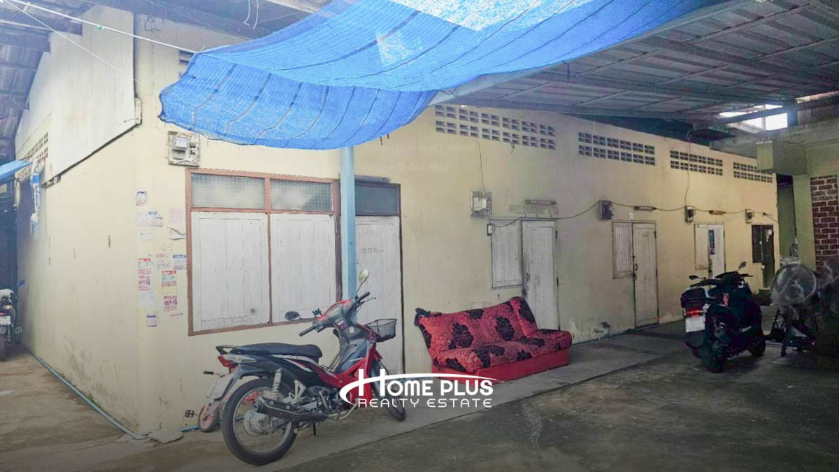 Land for 2 detached houses, Soi Tha Kham 20, Intersection 8, area 133 square meters (corner house with business) Loading...