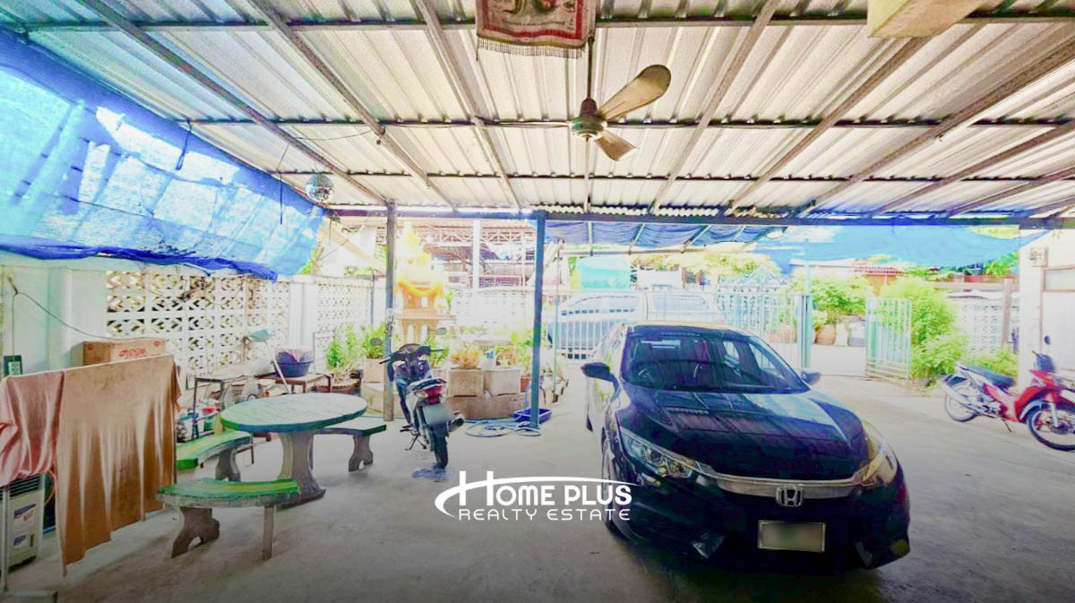 Land for 2 detached houses, Soi Tha Kham 20, Intersection 8, area 133 square meters (corner house with business) Loading...