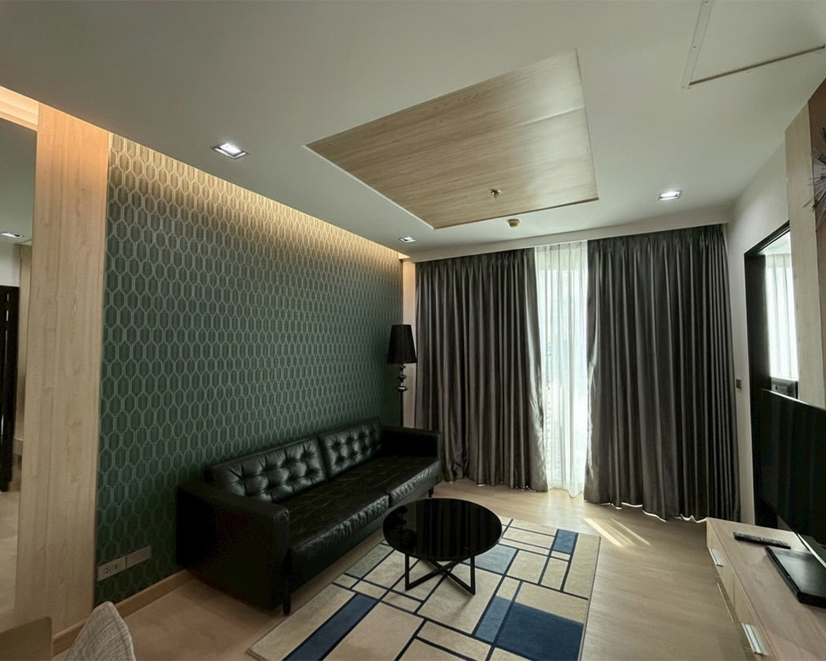 For rent - Sky Walk Residences ✨ Luxury condo in the heart of Sukhumvit, next to BTS Phra Khanong 🚆💰 Rent 40,000 baht/month Loading...