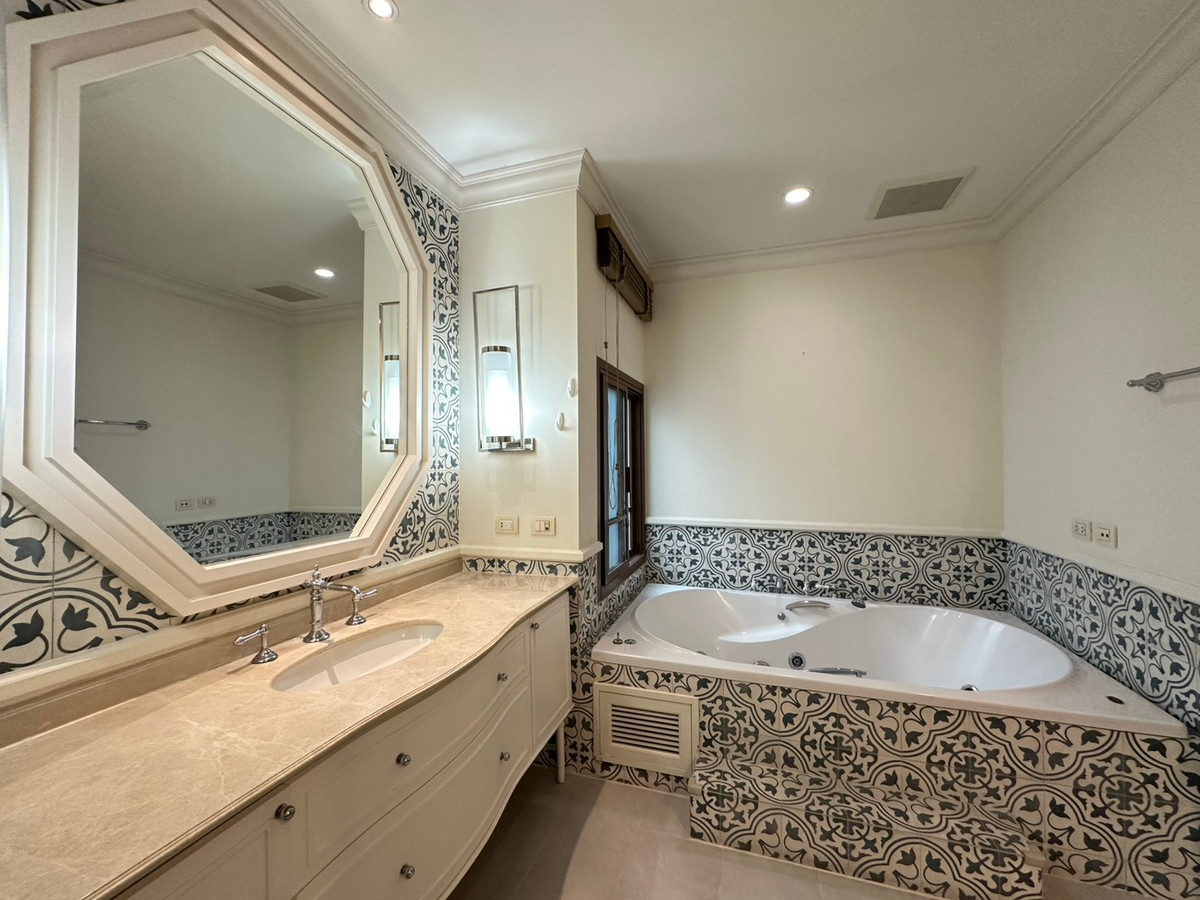 ให้เช่าบ้านอ่อนนุช อุดมสุข : ✨Baan Sansiri Sukhumvit 67 for rent! 4 bedroom 4 bathroom 394 sq.m near BTS Phrakhanong Tel.0863692224