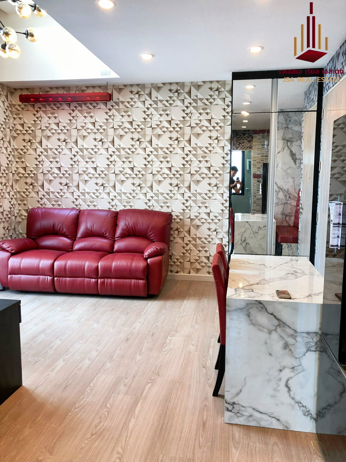 For SaleCondoRatchathewi,Phayathai : ✨ For Sale: The Capital Ratchaprarop-Vibha Condo ✨ 💰 Only 13,900,000 THB