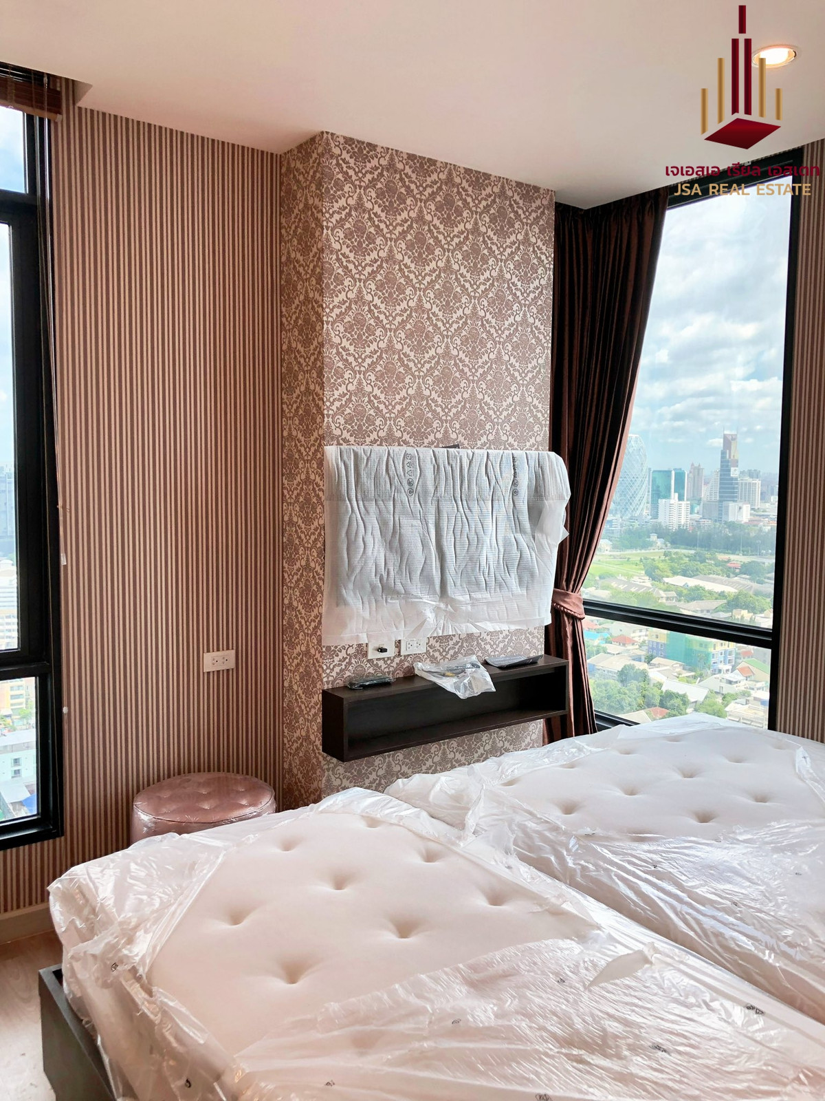 For SaleCondoRatchathewi,Phayathai : ✨ For Sale: The Capital Ratchaprarop-Vibha Condo ✨ 💰 Only 13,900,000 THB