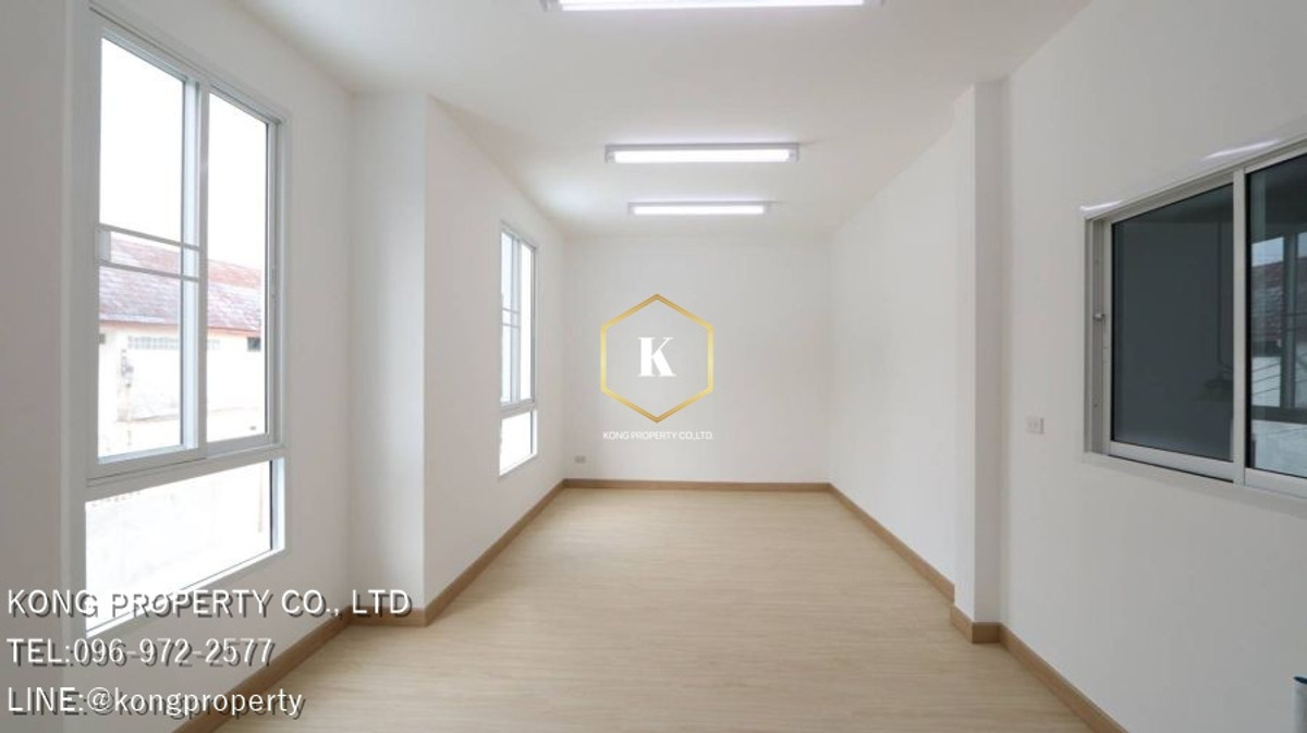 Warehouse for rent, Phutthamonthon Sai 3, Thawi Watthana, Bangkok, size 196 sq m, with office. Loading...