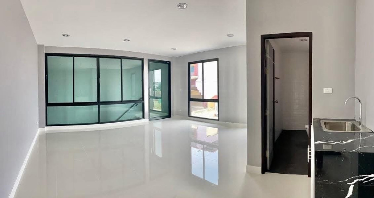 ขายโฮมออฟฟิศ Warehouse ไชน่าทาวน์ ศาลายา โฮมออฟฟิศ 3️⃣ ชั้น + โกดัง Loading...