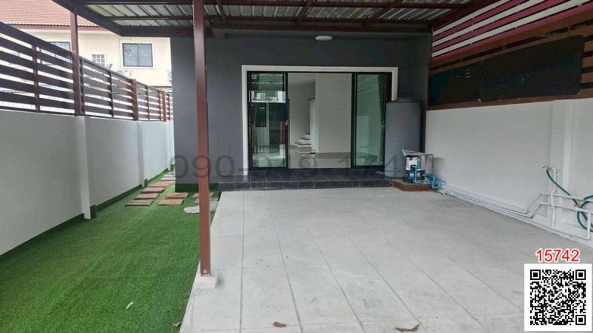 เช่า ทาวน์เฮาส์ หมู่บ้าน ธัญดาพาร์ควิว 4 หลังมุมติดสวน  Loading...