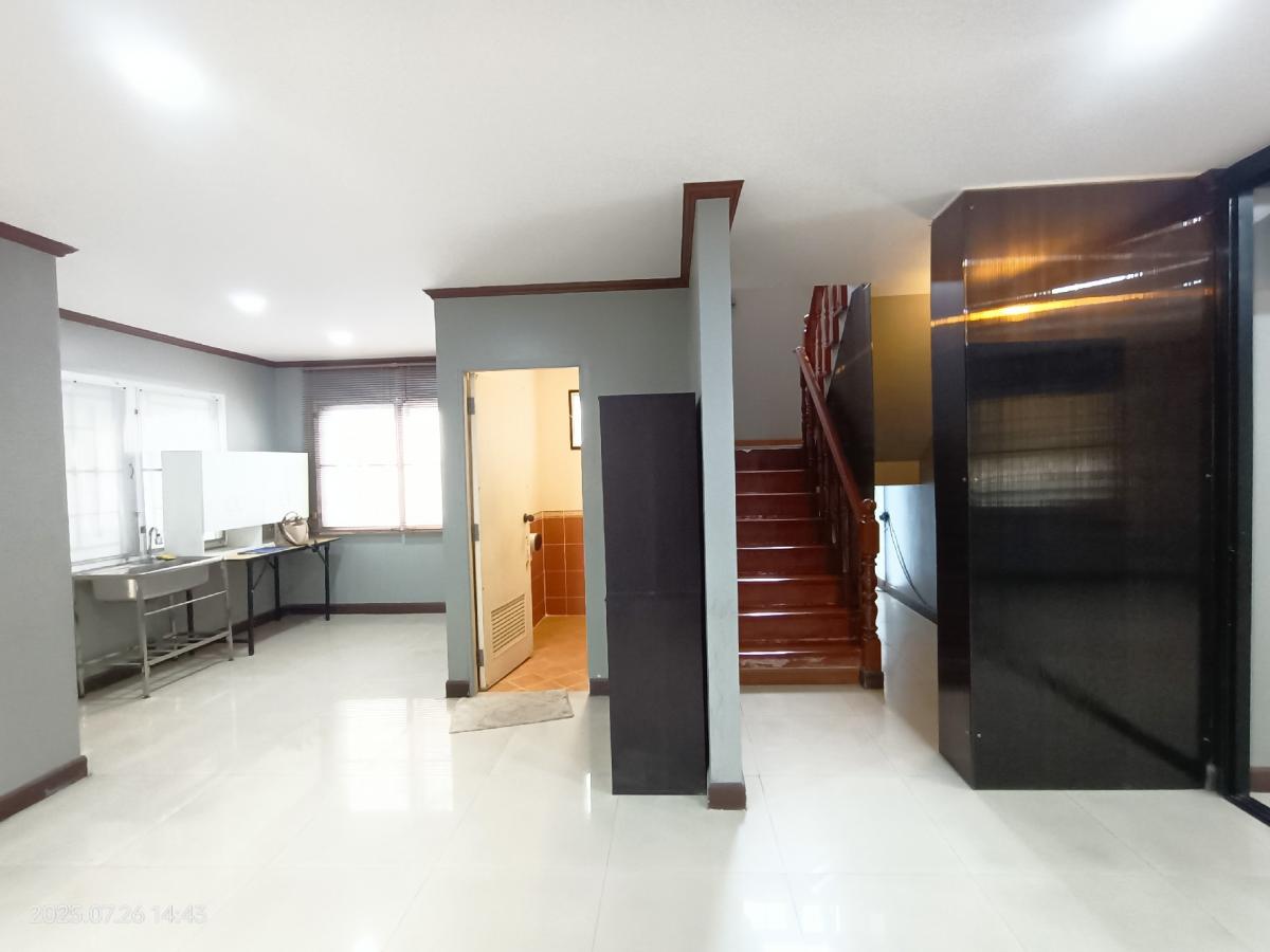 2-storey detached house for sale, Suetrong Village, along Khlong 3, Rangsit-Khlong 3 Rd. Loading...