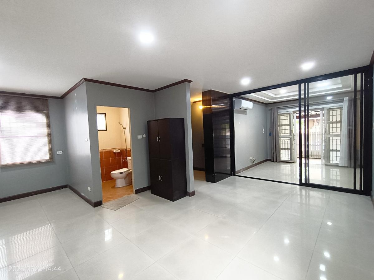 2-storey detached house for sale, Suetrong Village, along Khlong 3, Rangsit-Khlong 3 Rd. Loading...