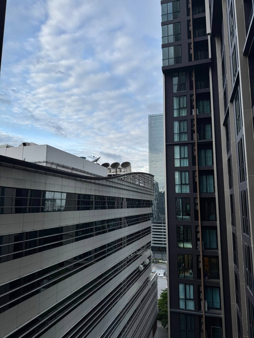 For RentCondoRama9, Petchburi, RCA : 🔥Urgent for rent🔥 Noble New District R9, new unit, fully furnished, ready to move in, next to MRT Rama 9 and Central Rama 9.