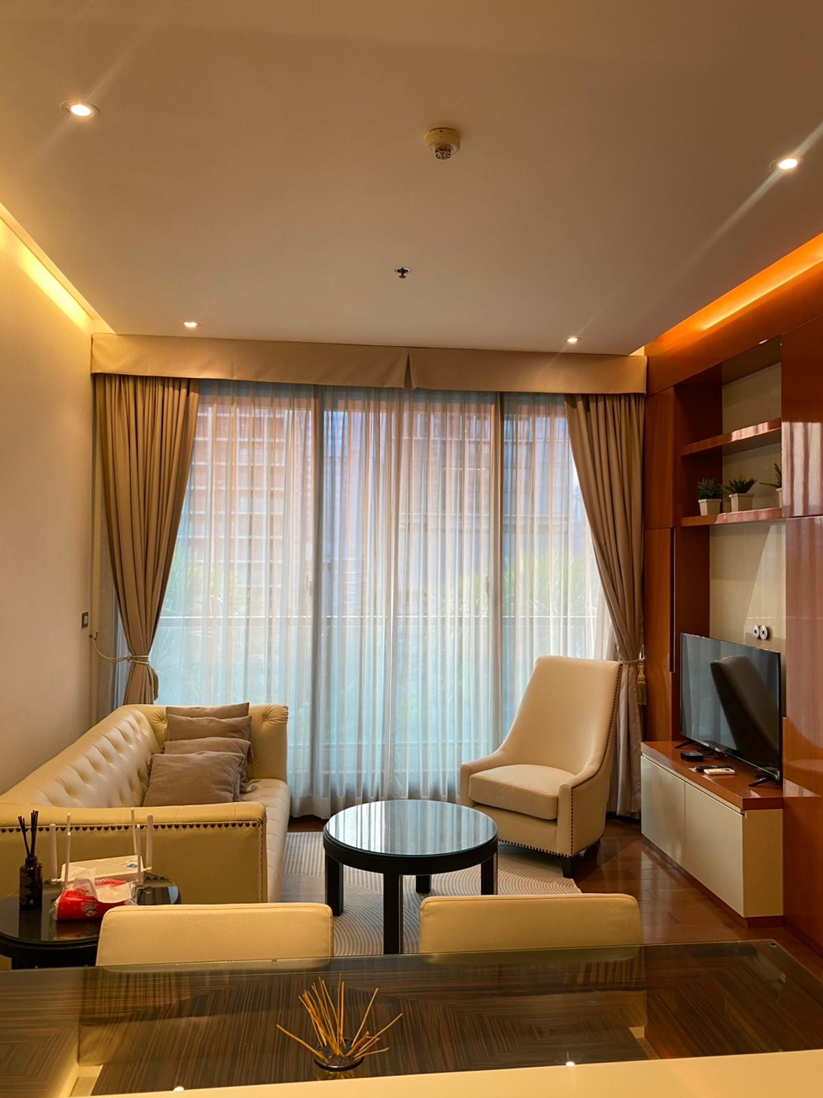 The Address 28   --STUNNING VIEW, INCREDIBLE BUILDING-- Loading...