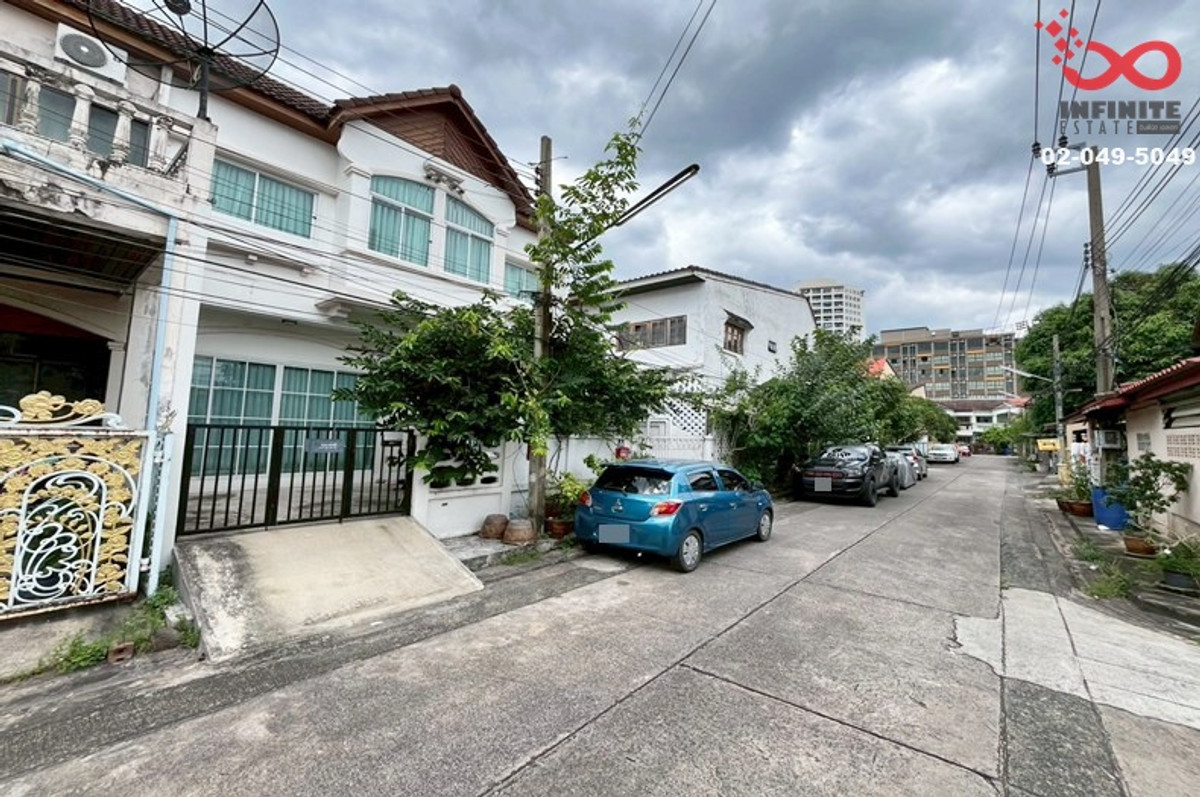 ขายทาวน์เฮาส์ 2ชั้น 18ตรว.รีโนเวทใหม่ รามคำแหง 36/1 บางกะปิ  Loading...