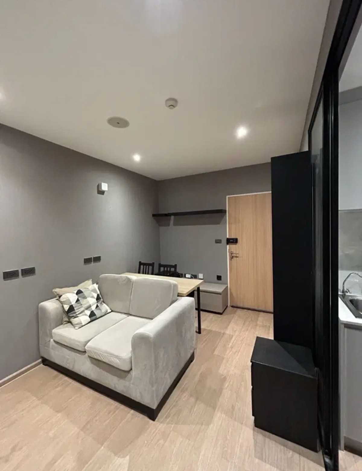 For SaleCondoThaphra, Talat Phlu, Wutthakat : Condo for sale: The Matt Sathorn - Thapra 1, size 31 sq m., good location, near BTS Talat Phlu.
Beautiful new room, fully decorated, ready to move in.