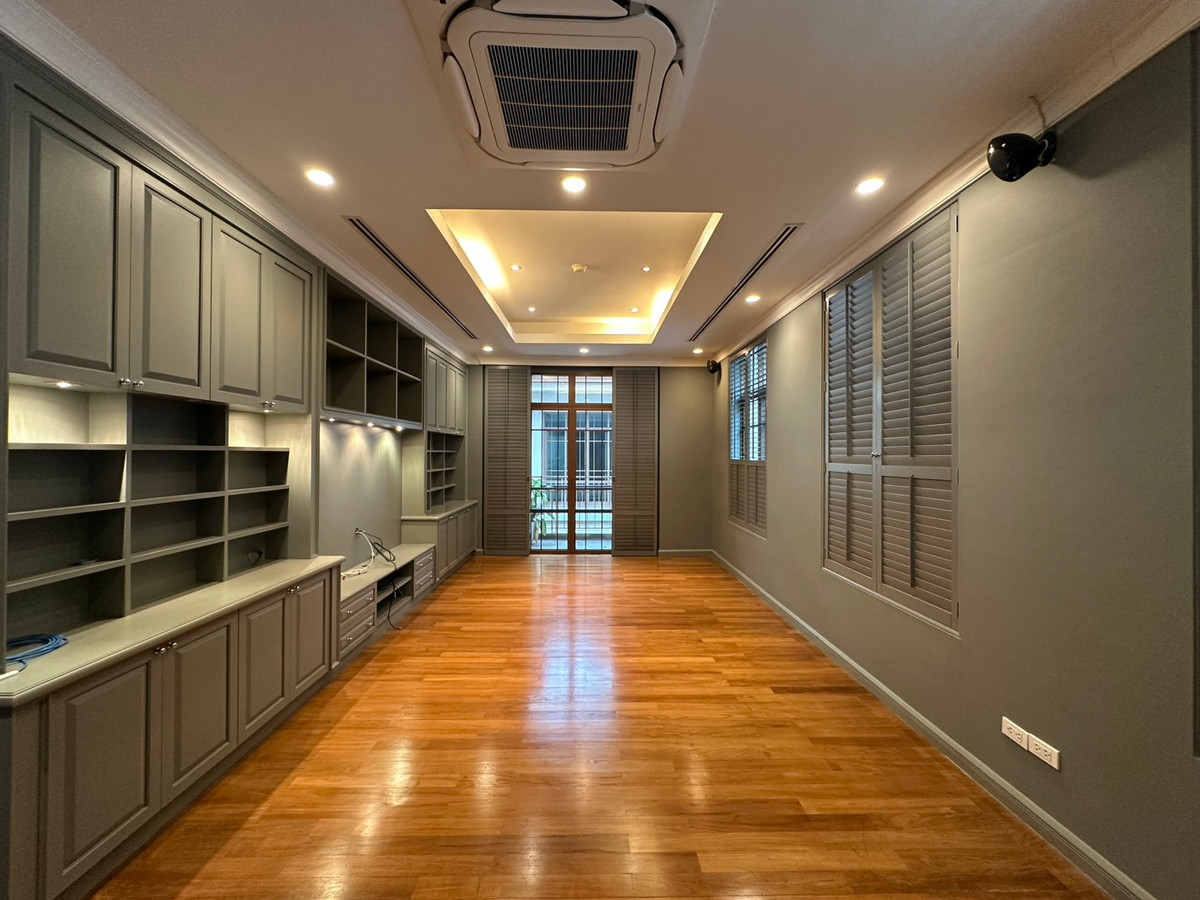 ให้เช่าบ้านอ่อนนุช อุดมสุข : ✨Baan Sansiri Sukhumvit 67 for rent! 4 bedroom 4 bathroom 394 sq.m near BTS Phrakhanong Tel.0863692224