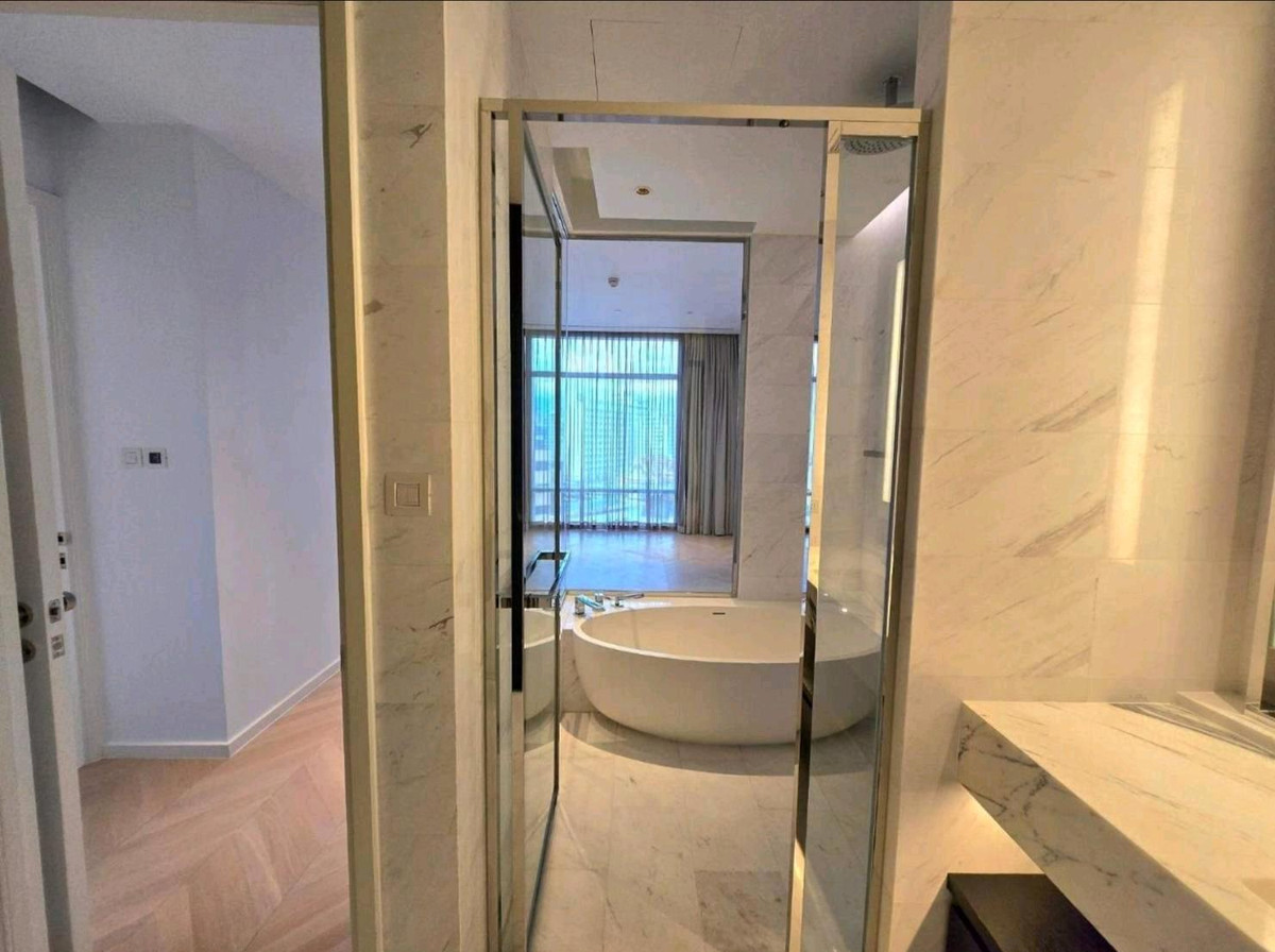 Four Seasons Private Residences Bangkok – Riverside Luxury Living Loading...